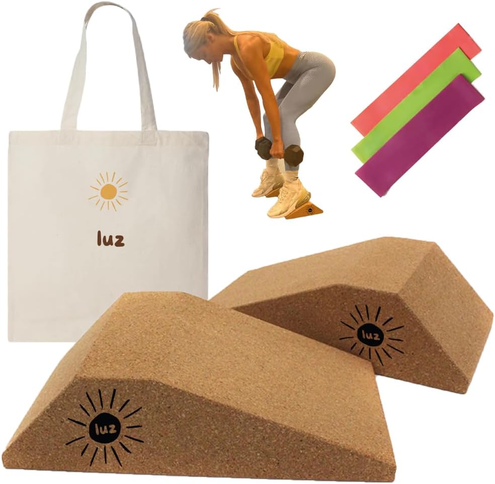 LUZ Squat Wedge Block - Improves Squat Form and flexibility - Ideal for Weightlifting, Calf Stretch, Yoga and Pilates - Slant Board with Non-Slip Surface for Safety and Comfort - comes with a Tote Bag and a Resistance Band.